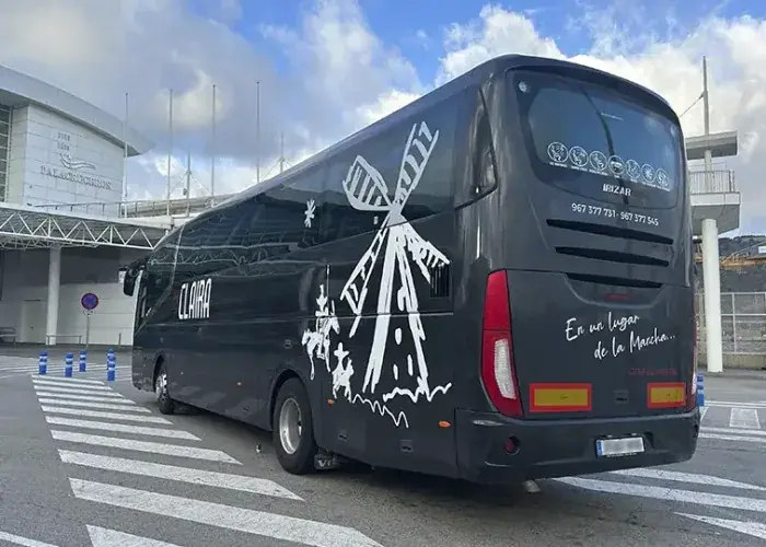 Autocar de Claira en uno de sus desplazamientos